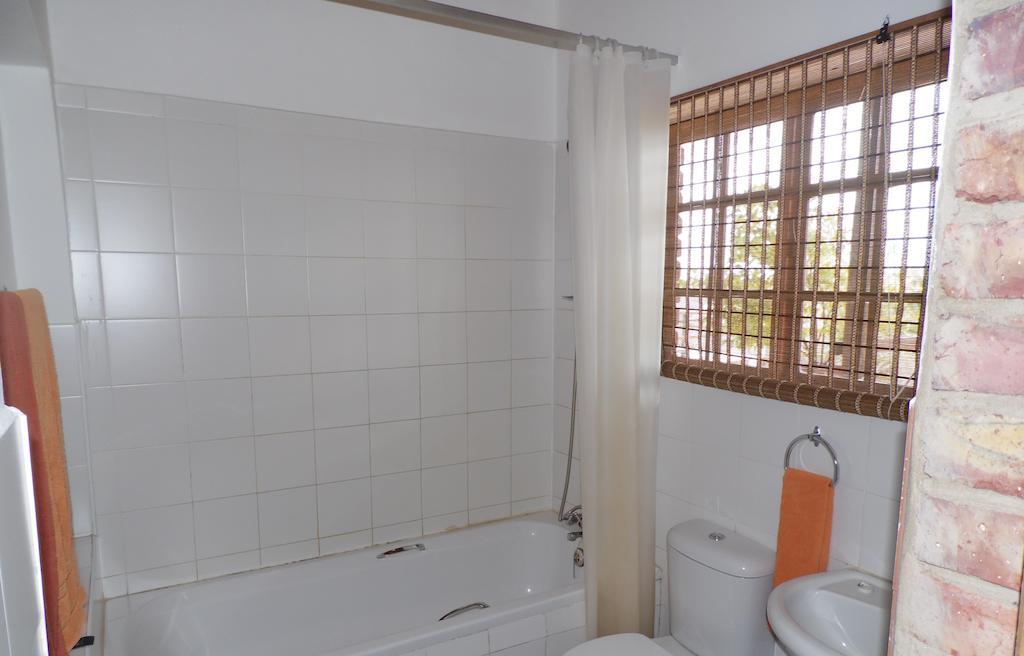 The Hexagon Wildlife Conservation Hotell Uitenhage Rum bild